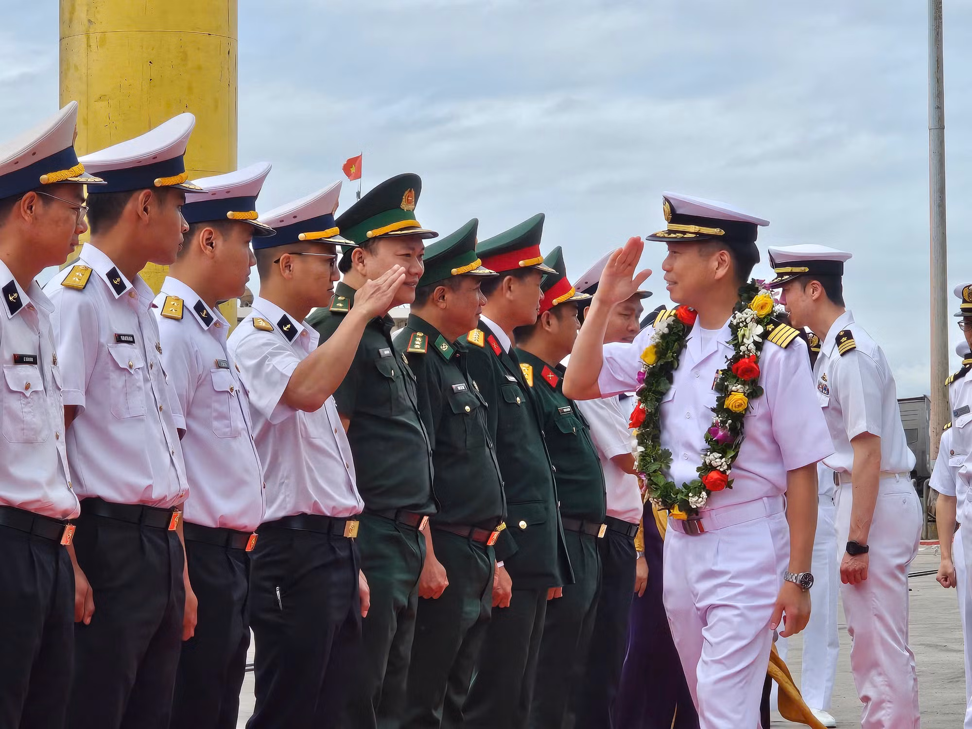 Tàu huấn luyện Suzunami của Lực lượng Tự vệ trên biển Nhật Bản thăm hữu nghị Đà Nẵng -0