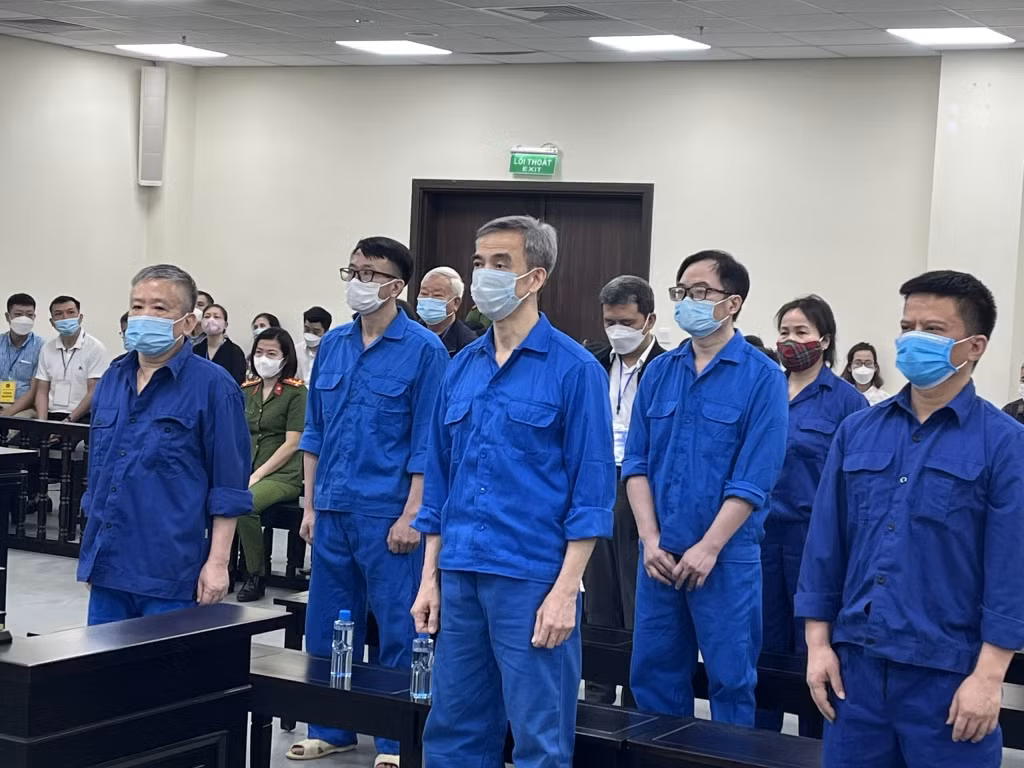 Cựu Giám đốc Bệnh viện Tim Hà Nội bị đề nghị từ 4 - 5 năm tù -0