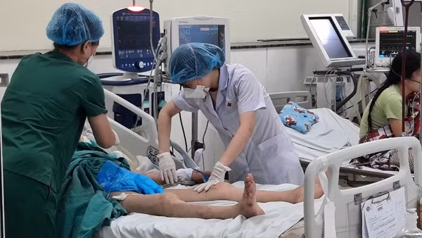 COVID-19 tiếp tục tăng ca mắc, tăng ca thở máy