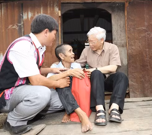 Cốt cách bình dị, lòng dân trân quý -0