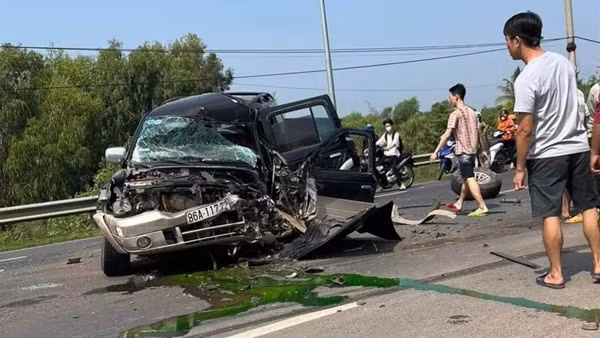 Tai nạn liên hoàn trên quốc lộ 20, 6 người thương vong