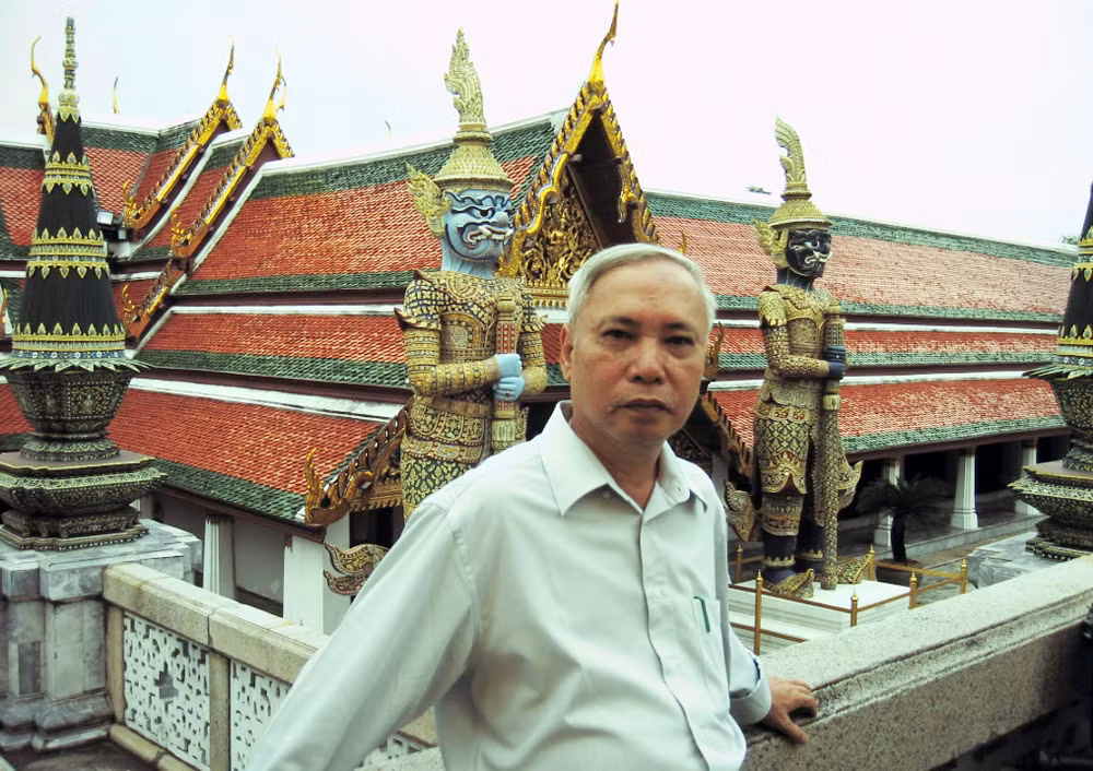 huy hùng đi biểu diễn ở nước ngoài.jpg -0