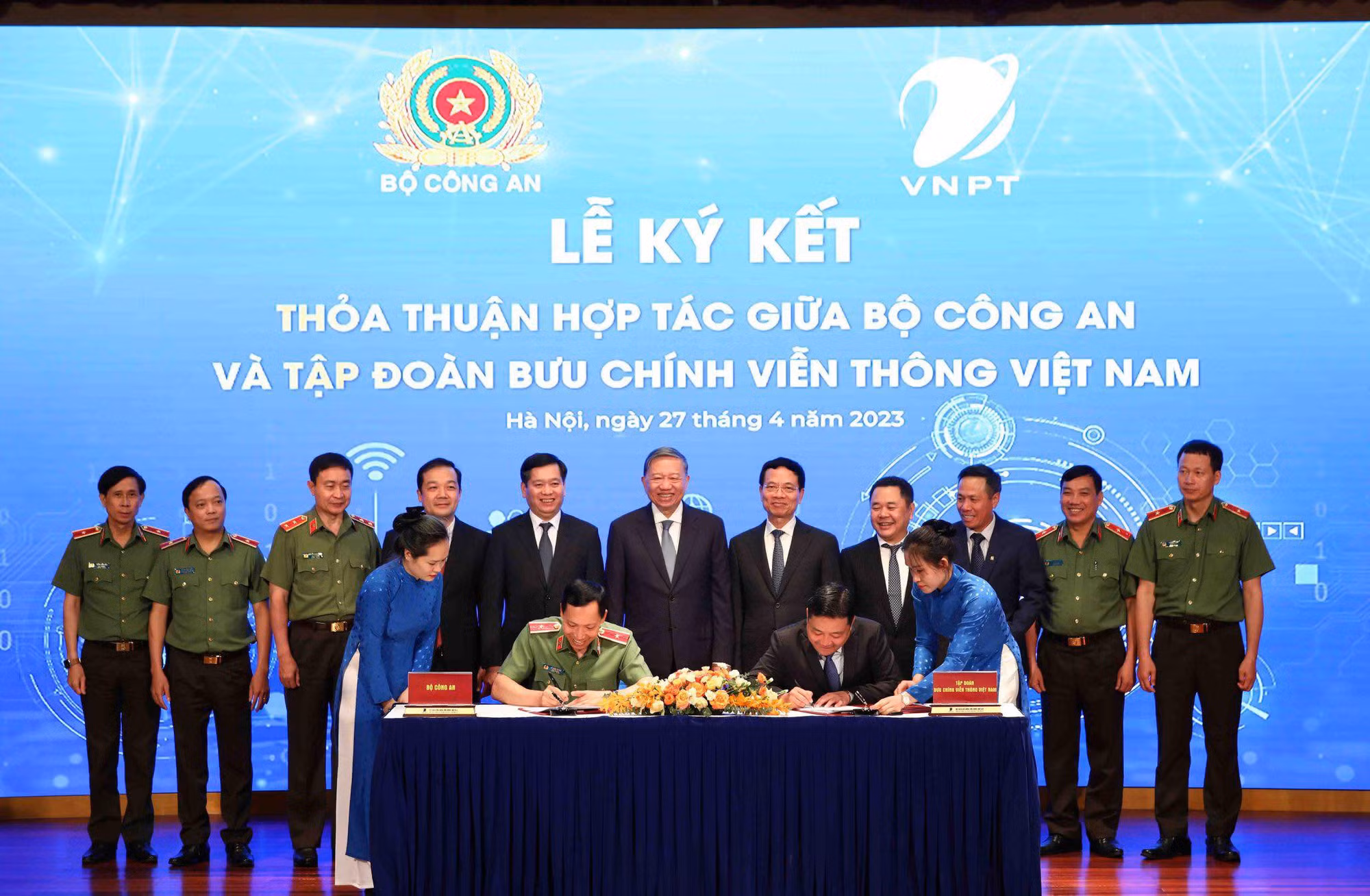 Cùng chung sức, đồng lòng thực hiện thắng lợi công cuộc chuyển đổi số -1