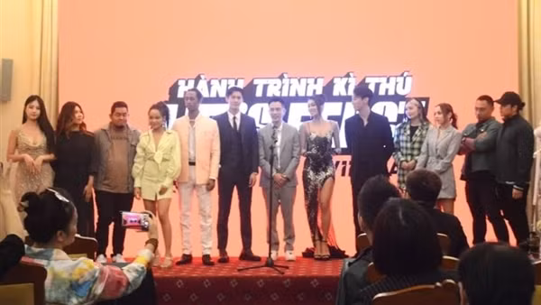 Hành trình kỳ thú - Show thực tế quảng bá văn hóa Việt Nam