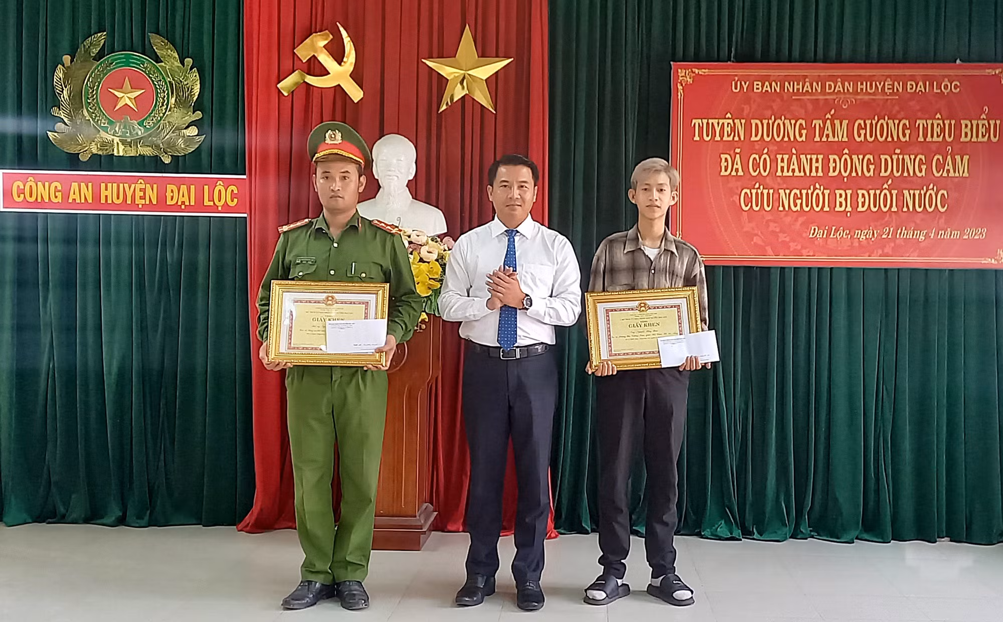 Khen thưởng tấm gương dũng cảm cứu người đuối nước trên sông Vu Gia -0