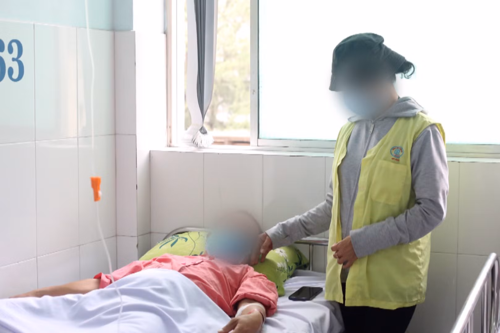 Ngộ độc nặng, rơi vào tình trạng nguy kịch sau khi uống rượu chuối hột -0