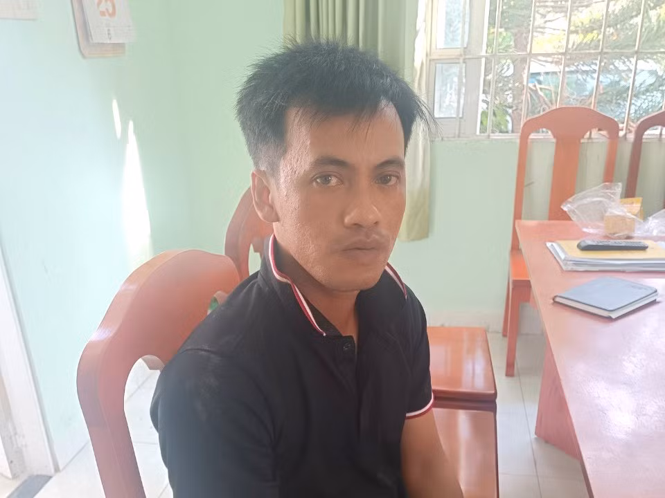 “Huynh đệ tương tàn” vì tiếng loa kẹo kéo -0