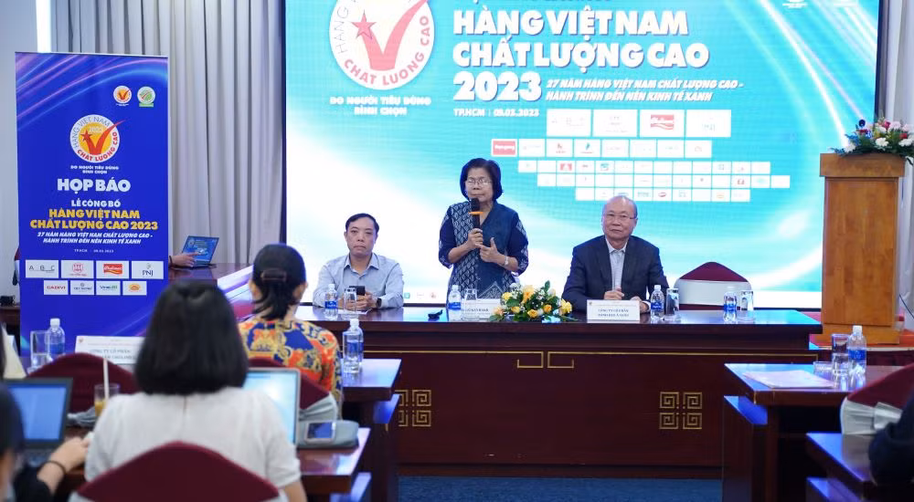 519 doanh nghiệp đạt chứng nhận HVNCLC năm 2023 -0