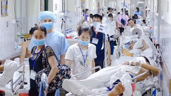 Cần giải cứu y tế công