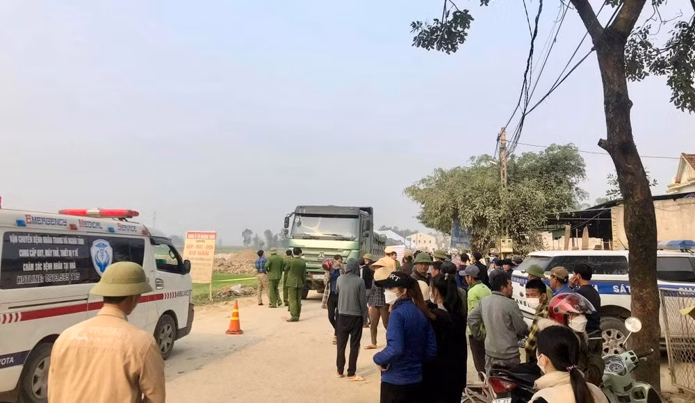 Trên đường chở con đi học, vụ TNGT làm 4 mẹ con thương vong -0