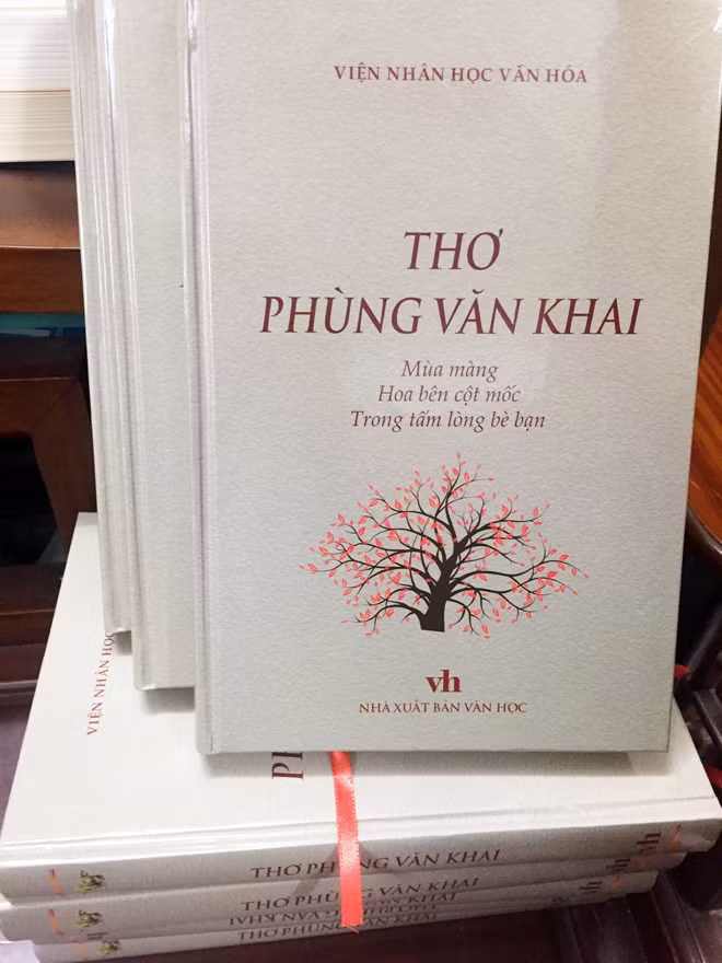 Khi nhà văn làm thơ -0