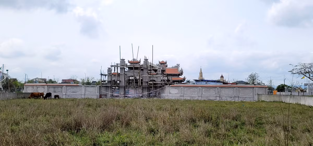 Thu hồi hàng nghìn mét vuông đất trồng lúa giao cho cá nhân xây dựng khu lăng mộ khủng -0