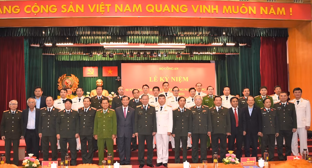 Cục Công nghệ thông tin đón nhận Huân chương Bảo vệ Tổ quốc hạng Nhì -0