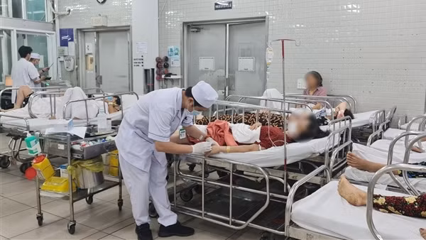 Vì sao nhiều bệnh viện thiếu thuốc, vật tư, trang thiết bị y tế?