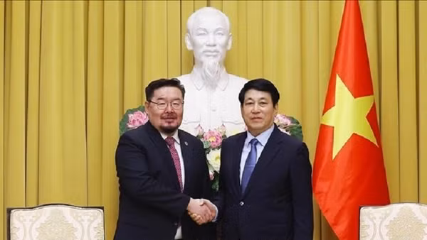 Chủ tịch nước Lương Cường tiếp Chánh Văn phòng Tổng thống Mông Cổ