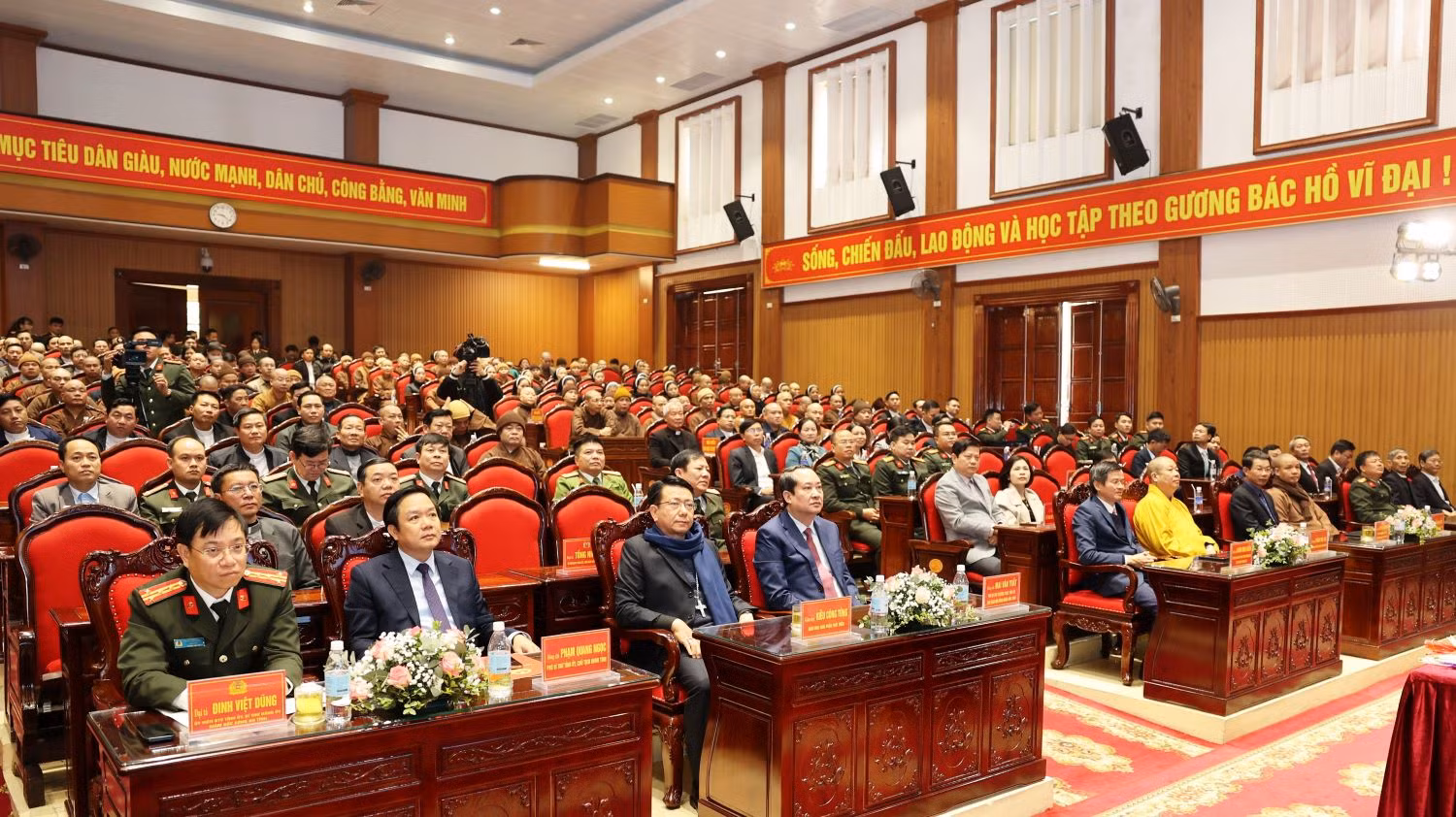 Gặp mặt-Giao lưu với chức sắc các tôn giáo tỉnh Ninh Bình mừng Xuân Ất Tỵ 2025 -0