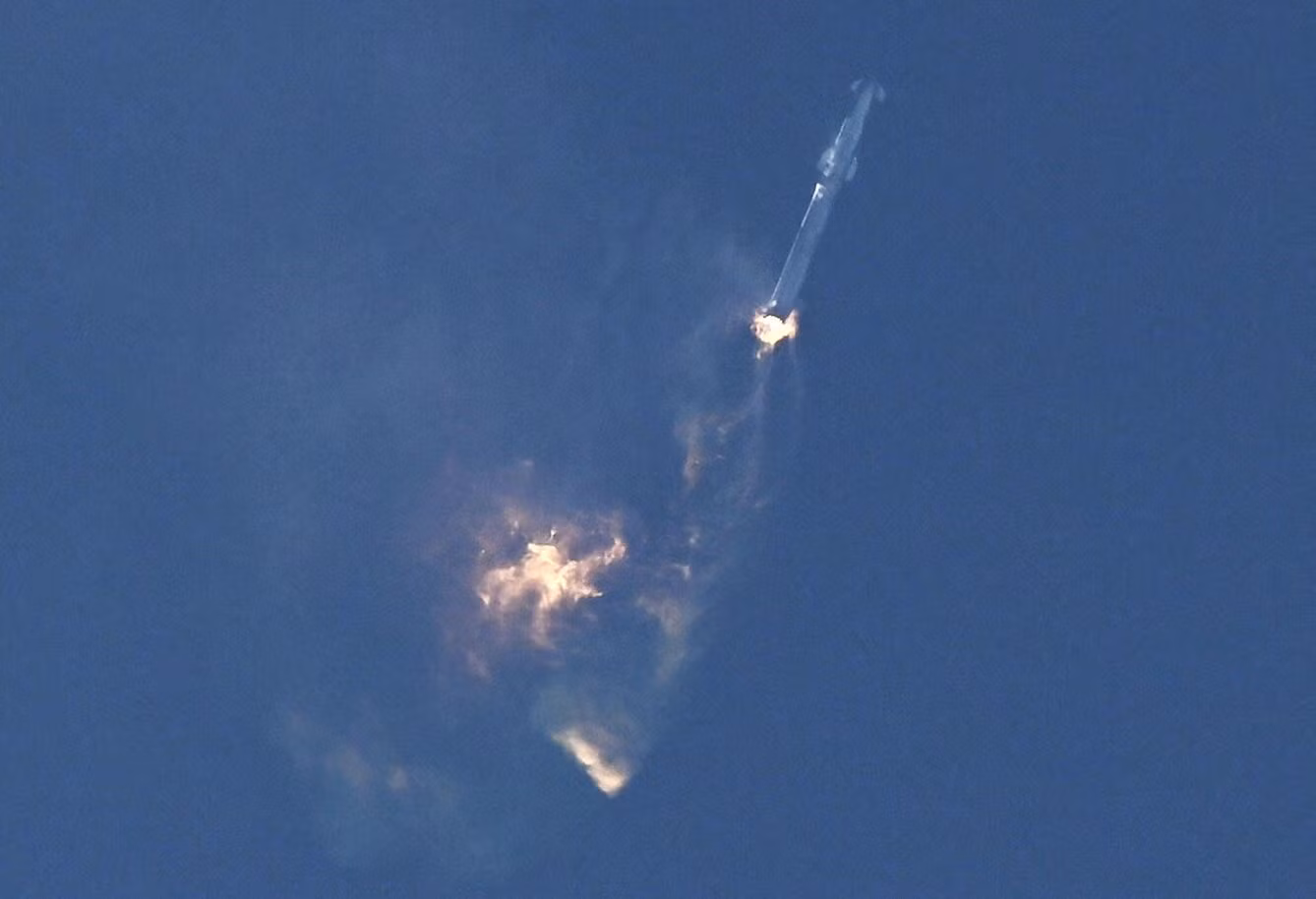 Tên lửa Spaceship của tỷ phú Elon Musk vỡ vụn khi được phóng lên không gian -0