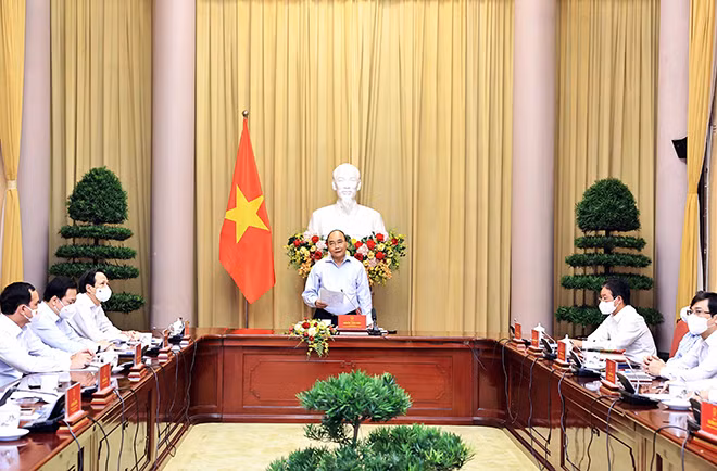 vna_potal_chu_tich_nuoc_nguyen_xuan_phuc_gap_mat_cac_dien_hinh_tien_tien_trong_thuc_hien_muc_tieu_kep_cua_nganh_det_may_viet_nam_5590454.jpg -0