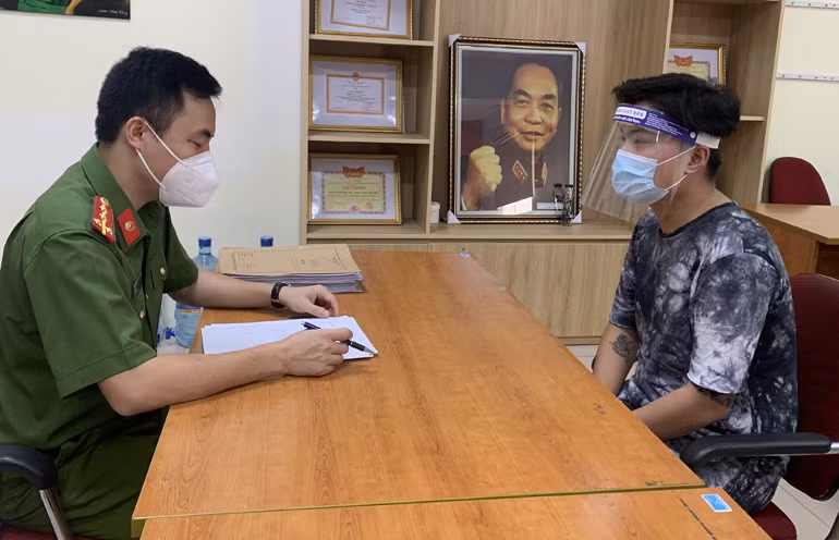 Lừa nhận gói bảo hiểm, chiếm đoạt hơn 1 tỷ đồng -0