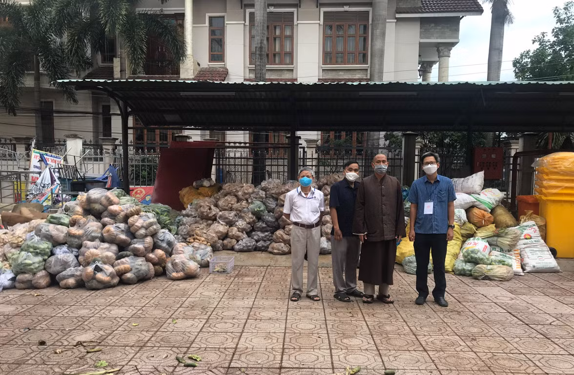 Các cơ sở tôn giáo tích cực tham gia phòng, chống dịch COVID-19 -0
