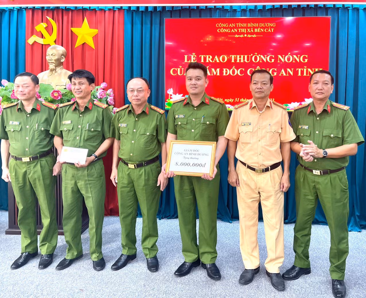 Khen thưởng Ban chuyên án triệt xóa băng nhóm chế tạo vũ khí với quy mô lớn -0