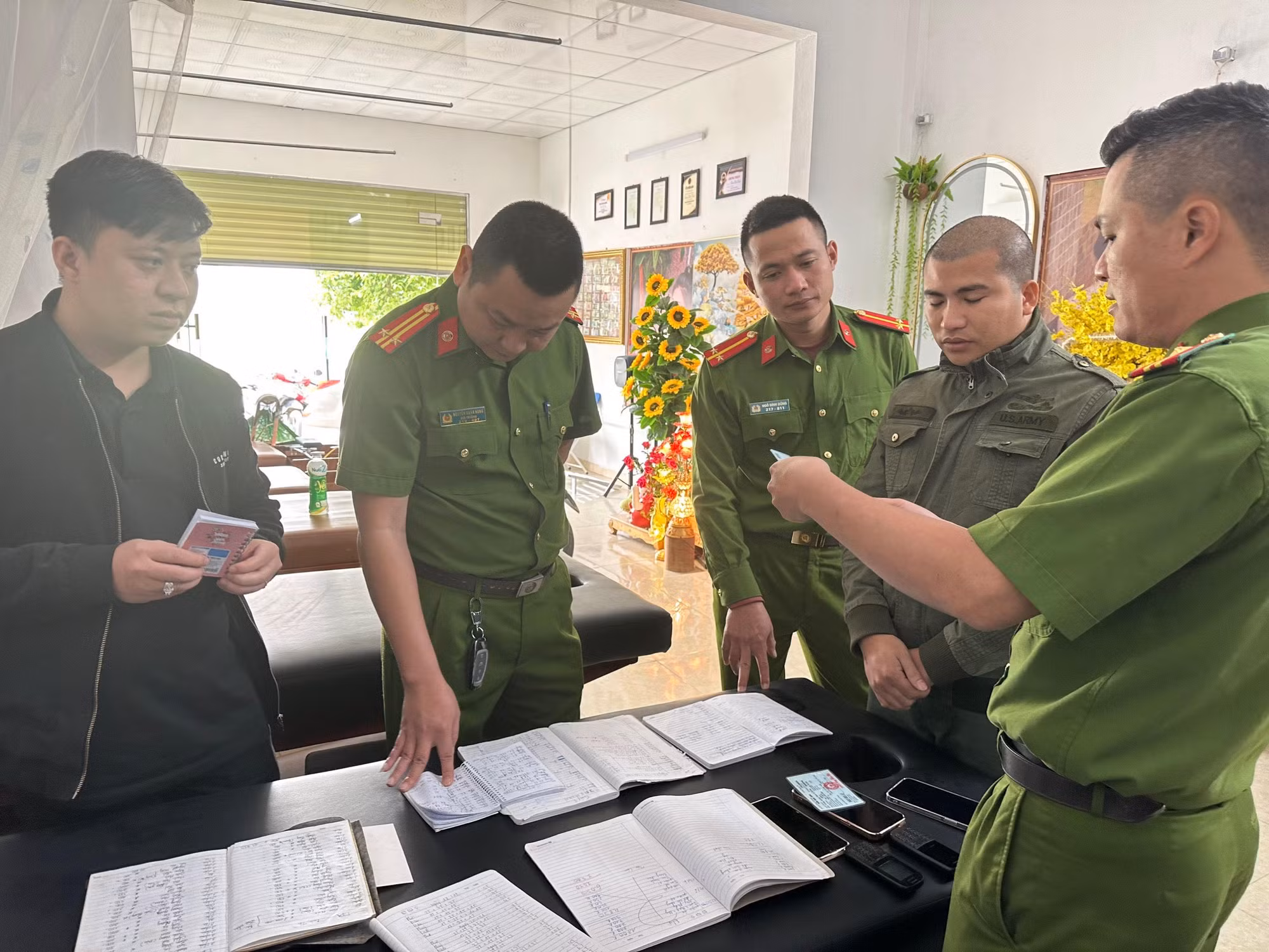 2500 CBCS công an Thanh Hóa &nbsp;tổng kiểm tra 735 cơ sở &nbsp;cầm đồ, cho vay tài chính -0