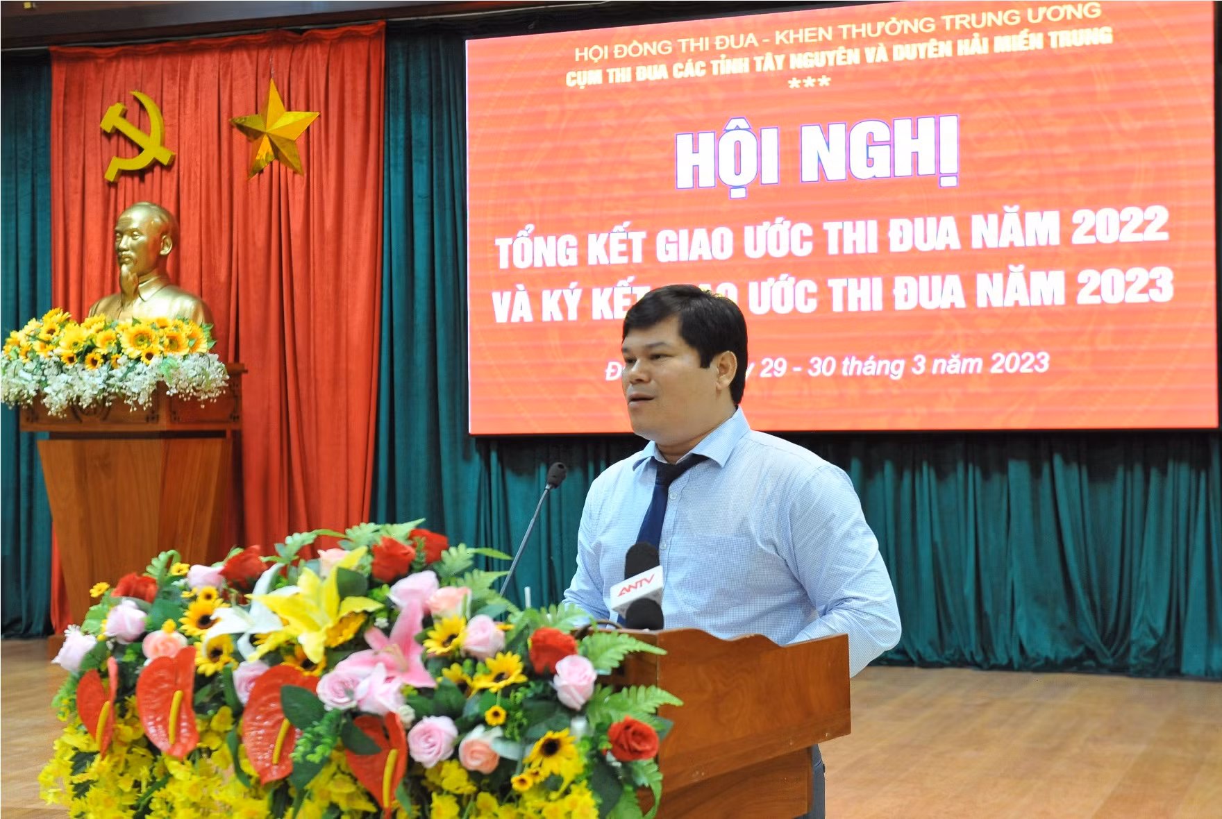 Cụm thi đua các tỉnh Tây Nguyên và Duyên hải miền Trung: Quan tâm khen thưởng nhân tố mới -0