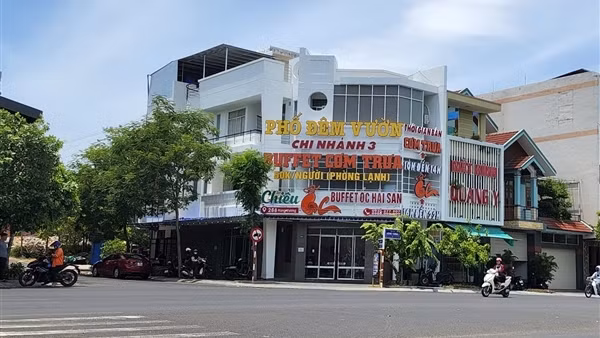 Truy xuất nguồn gốc thực phẩm nhà hàng liên quan 7 người nghi ngộ độc buffet ốc