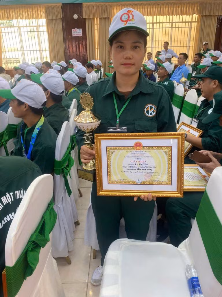 “Người thợ trẻ giỏi” giữa đại ngàn Tây Bắc -0