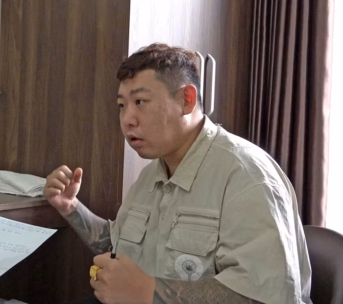Công an Lâm Đồng bàn giao đối tượng truy nã quốc tế cho Bô Công an -0