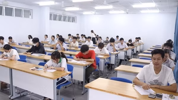 Hơn 97.000 thí sinh dự thi đánh giá năng lực đợt 2 của Đại học Quốc gia TP Hồ Chí Minh