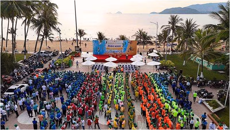 Gần 10.000 người vingroup và tình nguyện viên ra quân làm sạch bờ biển tại 28 tỉnh, thành phố -0