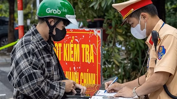 Ghi hình lưu động, xử phạt nghiêm vi phạm giao thông