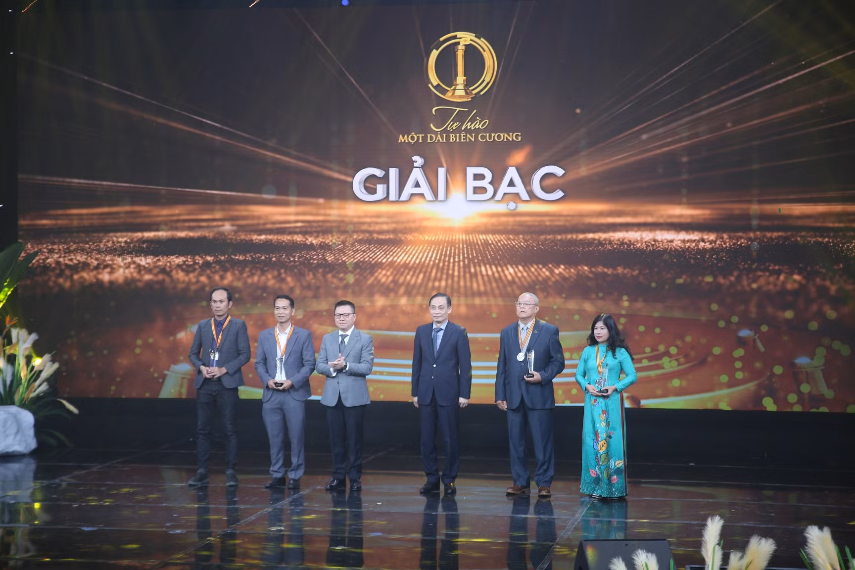 Trao giải cuộc thi và triển lãm ảnh “Tự hào một dải biên cương” năm 2022 -0
