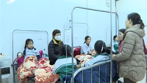 40 học sinh huyện Mộc Châu bị ngộ độc thực phẩm sau buổi ngoại khóa