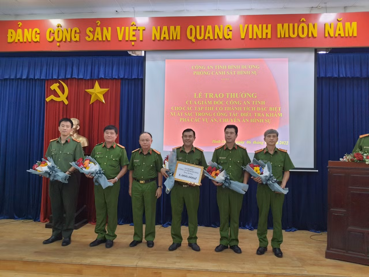 Khen thưởng các đơn vị khám phá nhanh 2 vụ án giết người -0