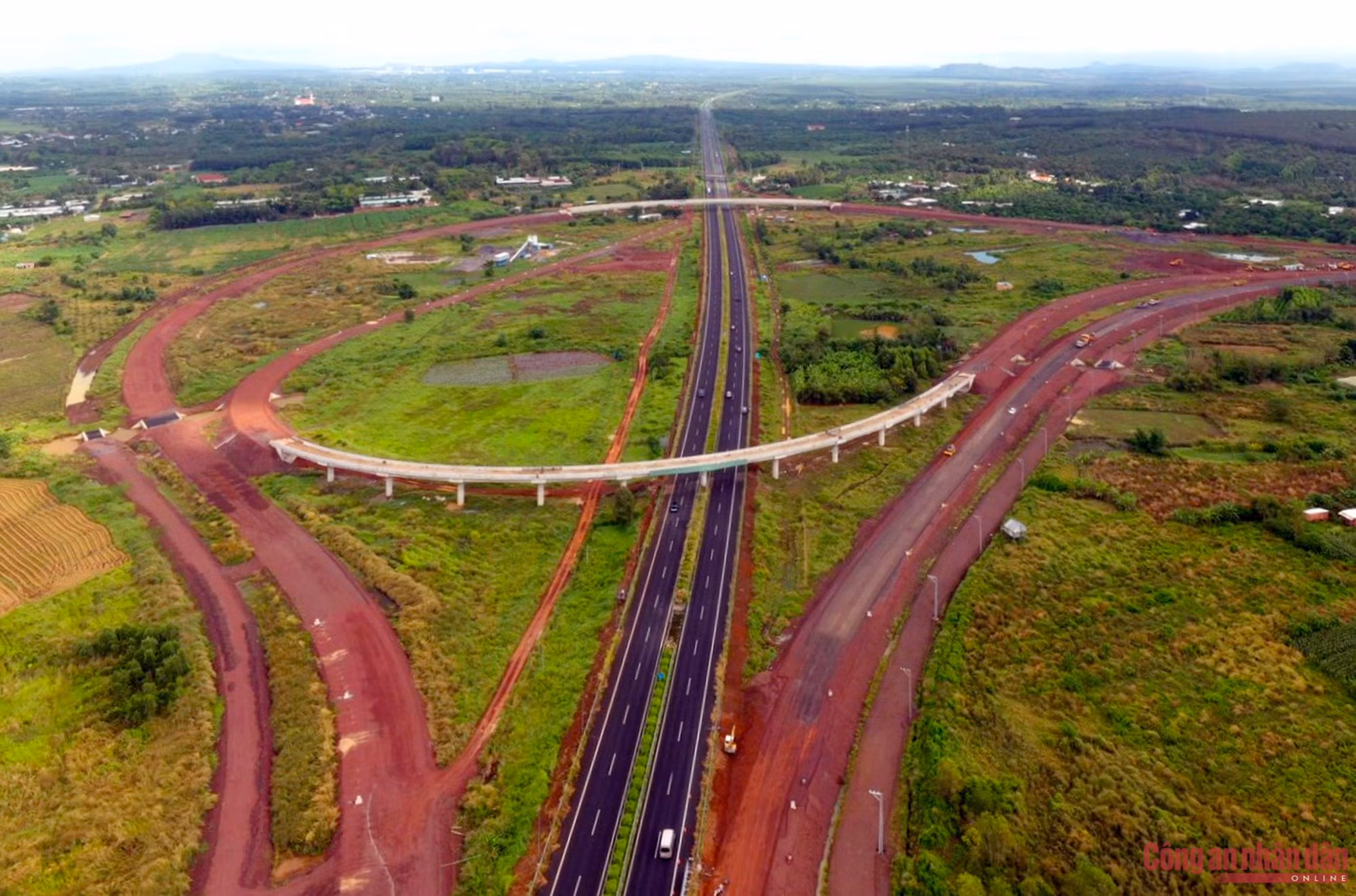 Hiện trạng cao tốc Phan Thiết - Dầu Giây trước thời điểm đưa vào thông xe cuối năm -0