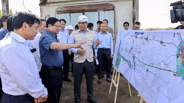 Thủ tướng khảo sát một số dự án trọng điểm tại Bạc Liêu