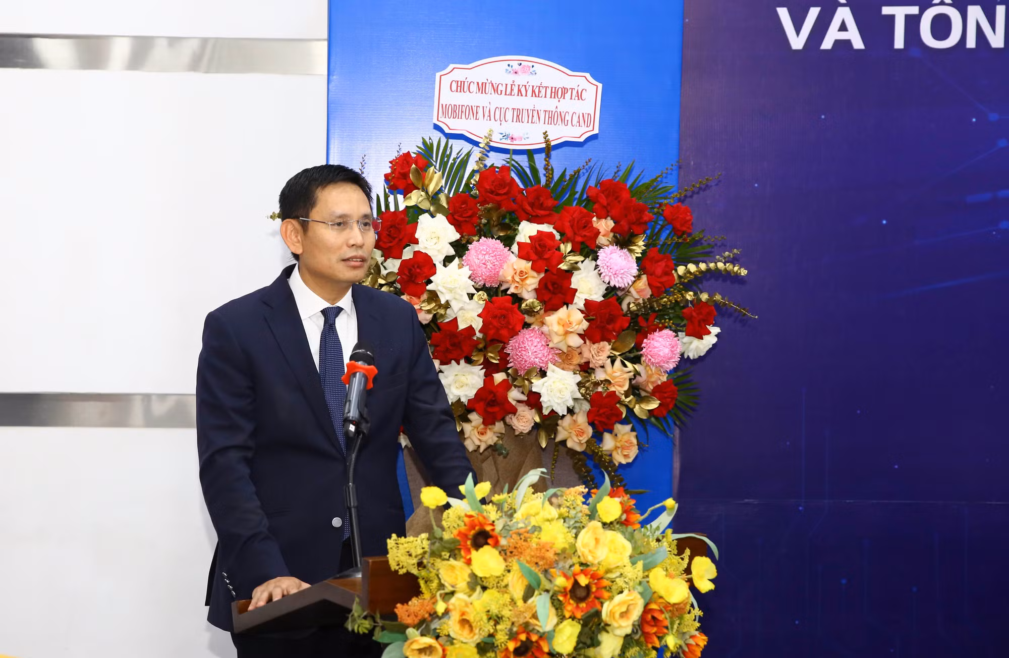 Cục Truyền thông CAND và MobiFone tăng cường hợp tác chuyển đổi số -0