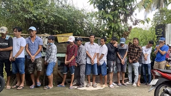 Livestream đá gà từ Campuchia cho các con bạc xem để tham gia cá cược