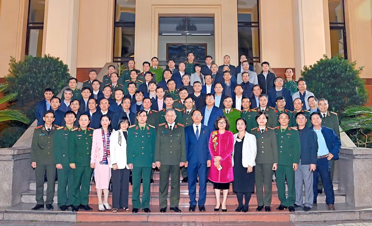 Bộ Công an gặp mặt học viên Lớp bồi dưỡng kiến thức Quốc phòng, An ninh -0
