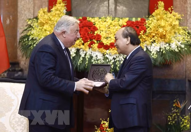 Chủ tịch nước tiếp Chủ tịch Thượng viện Pháp Gérard Larcher -0