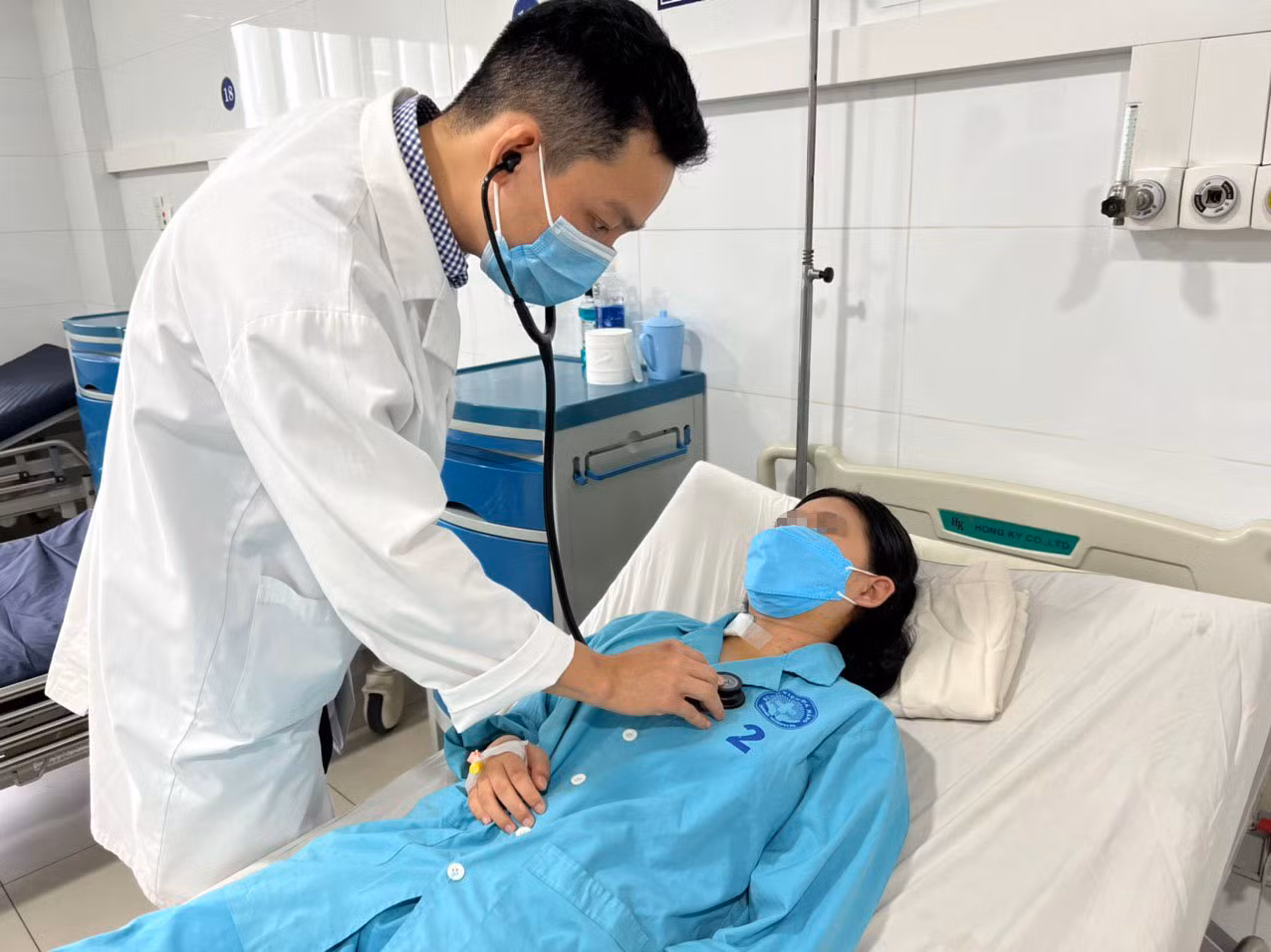 Lần đầu tiên phẫu thuật mổ tim bằng kỹ thuật ít xâm lấn thành công cho 2 bệnh nhi dưới 15 tuổi -0