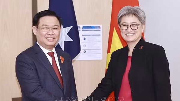 Chủ tịch Quốc hội tiếp Thượng nghị sĩ, Bộ trưởng Ngoại giao Australia và Nhóm Nghị sĩ hữu nghị Australia-Việt Nam