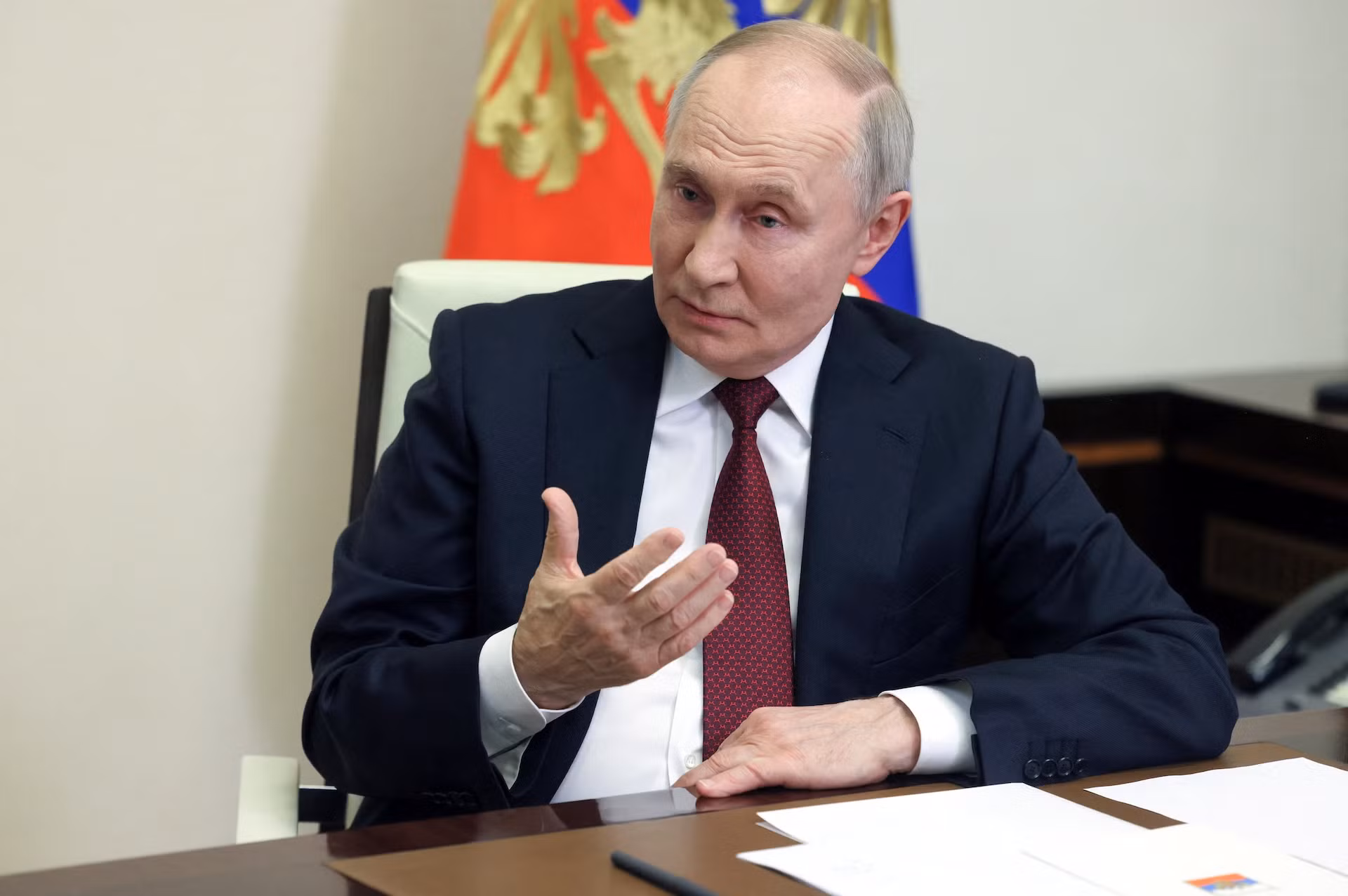 Tổng thống Putin: Mỹ và Nga có thể giảm 50% chi tiêu quân sự -0