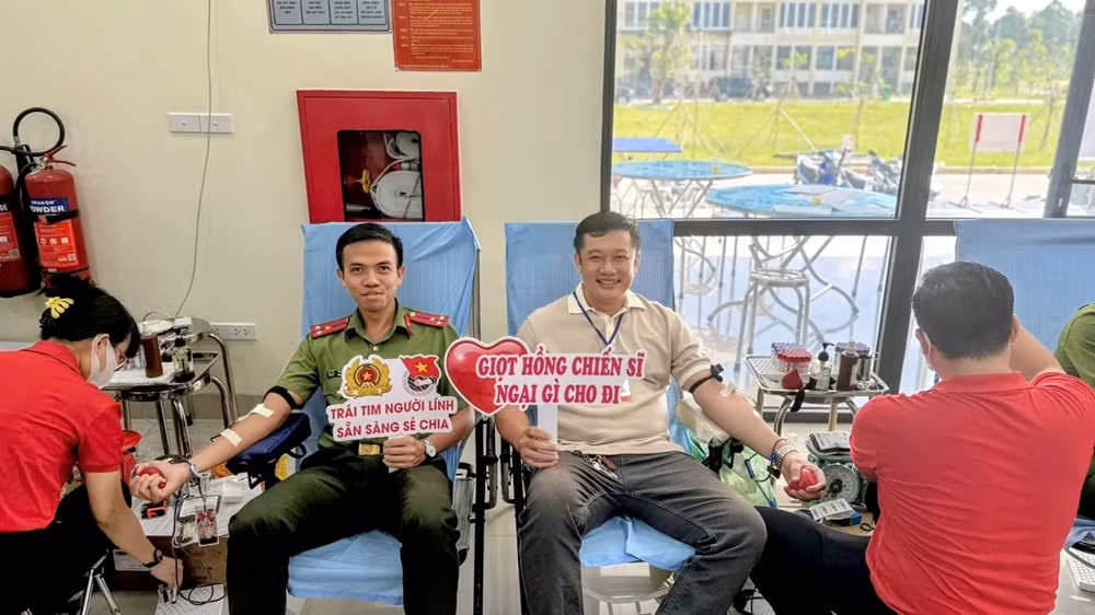 Công an tỉnh An Giang tổ chức Ngày hội Xuân Hồng năm 2025 -1