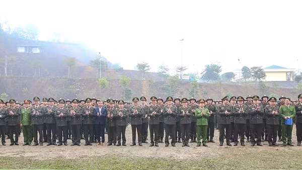 Khai giảng khóa huấn luyện công dân thực hiện nghĩa vụ tham gia CAND
