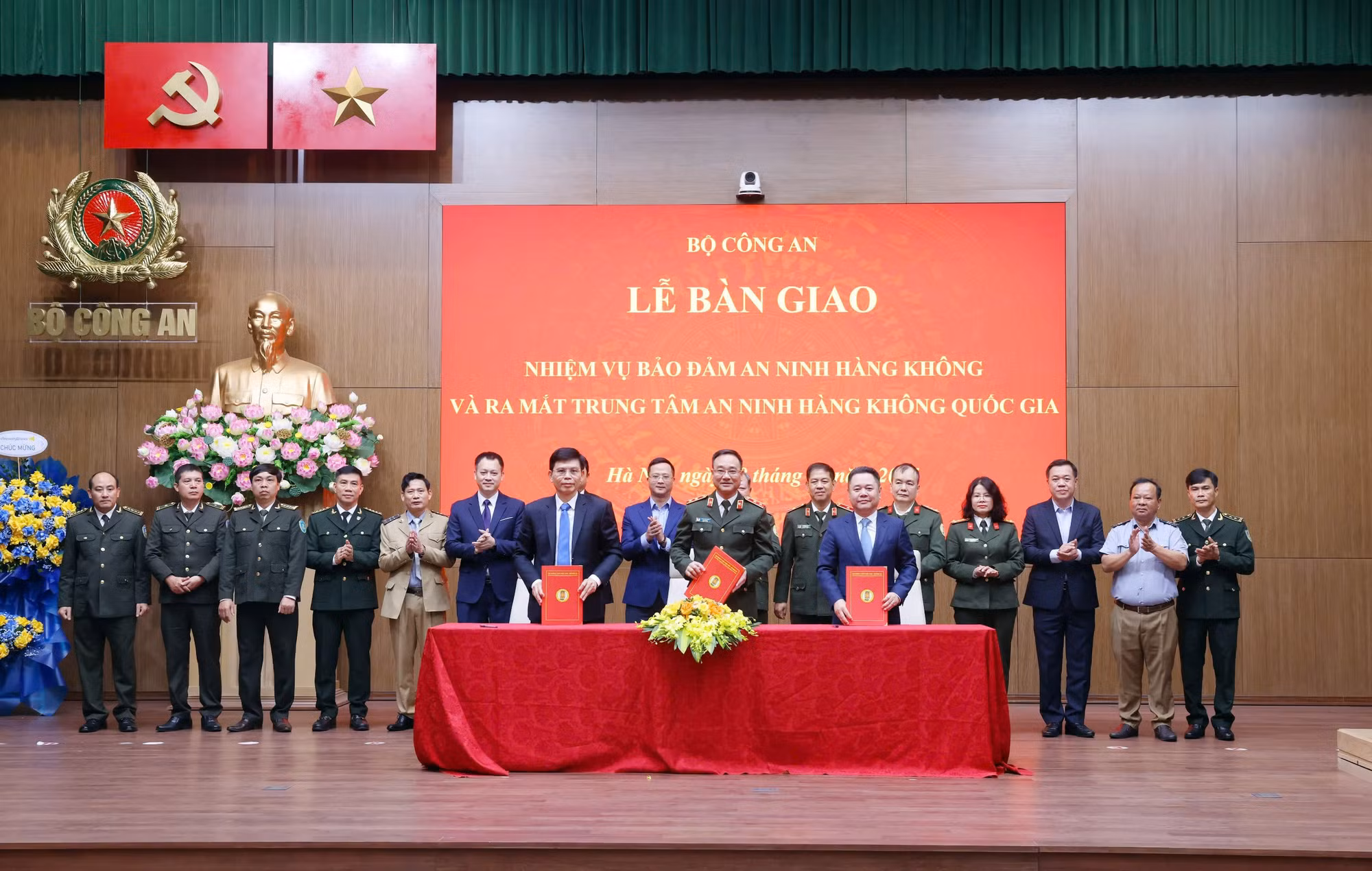 Bộ Công an cam kết triển khai công tác an ninh hàng không chặt chẽ, hiệu quả và an toàn -0
