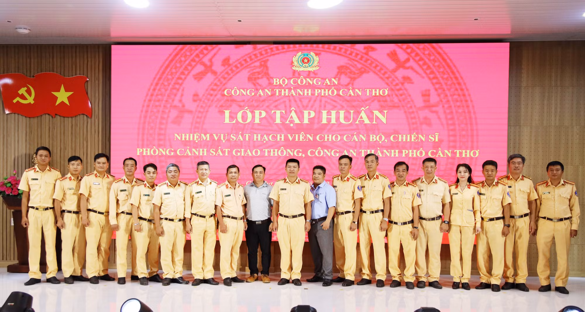 Tập huấn nhiệm vụ sát hạch viên cho CSGT -1
