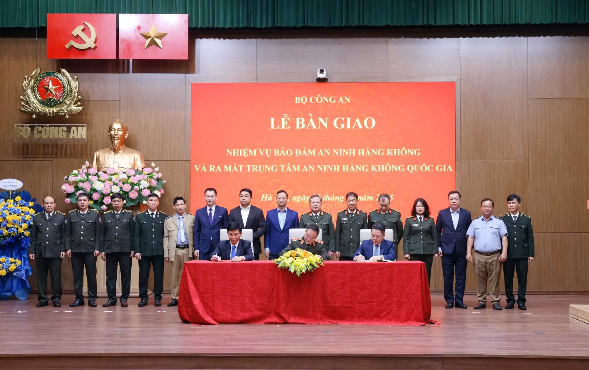 Bộ Công an cam kết triển khai công tác an ninh hàng không chặt chẽ, hiệu quả và an toàn -0